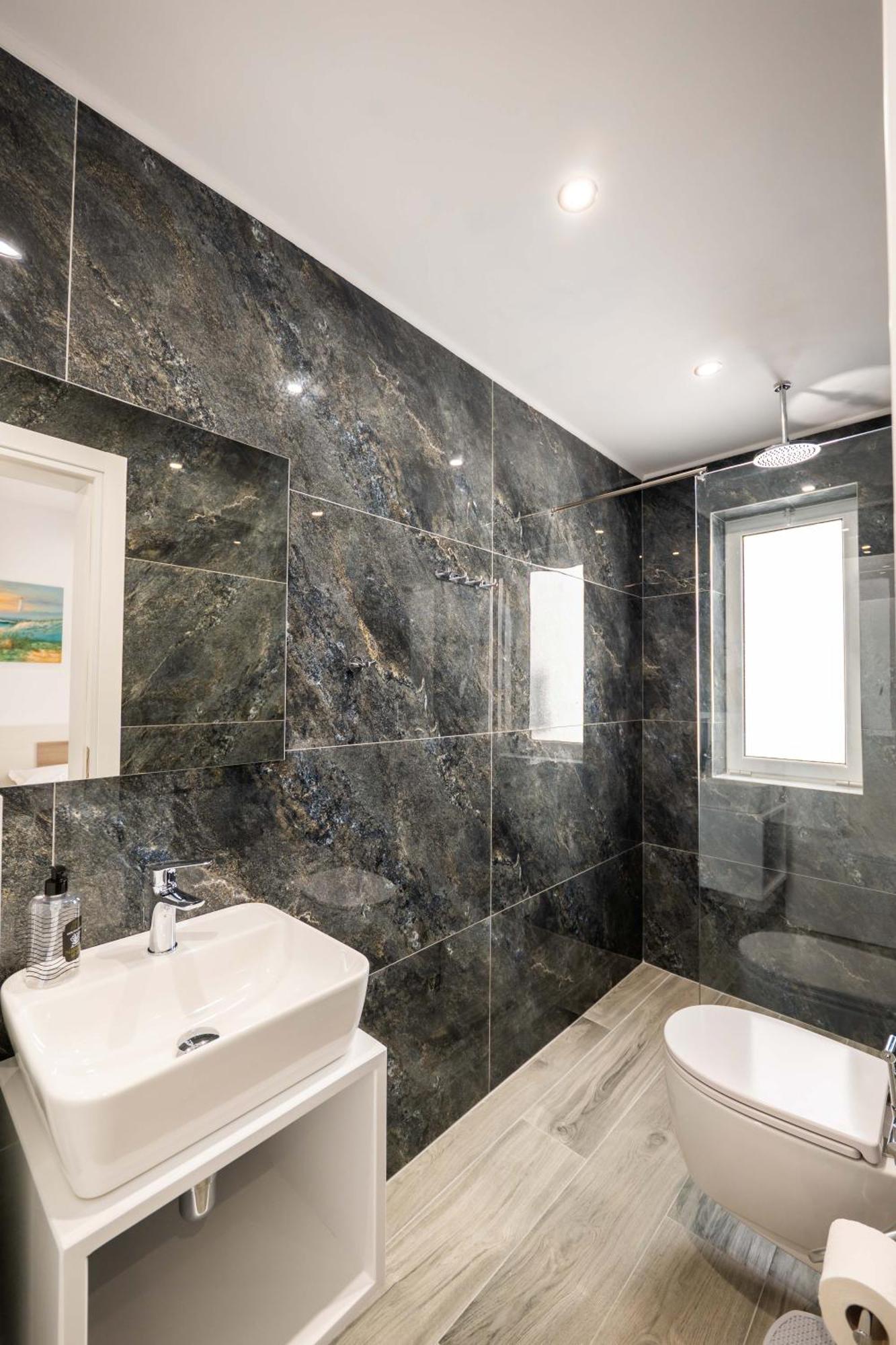 Eden Suites&apartments *